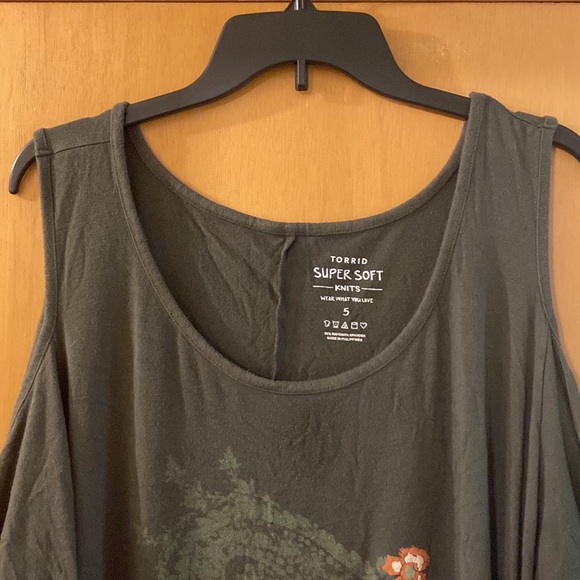 Torrid Super Soft Knits Olive Green Floral Cold Shoulder Tee Shirt Plus Size 5 - Picture 3 of 13